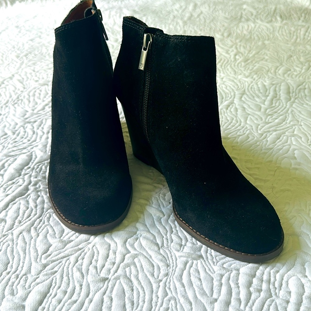 {Lucky Brand} Leather Suede Boots
